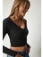 V Yaka 2'li Paket Crop Örme Bluz 3