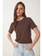 Kontrast Şerit Detaylı Örme T-Shirt 2