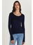 Kadın Slim Fit Dar Kesim Uzun Kollu Viskon Lacivert Bluz 1