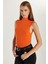 Kadın Regular Fit Klasik Kesim Viskon Kumaş Balıkçı Yaka Sıfır Kol Turuncu Bluz 4
