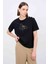 Omzu Düğmeli T-Shirt 4