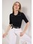Siyah Yaka Detaylı Regular Kalıp Örme Bluz 1