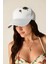 Pin Detaylı Beyaz Şapka - %100 Pamuk Snapback Cap 2