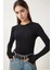 Kadın Siyah Bisiklet Yaka Parmak Geçirme Detaylı Body/bluz 1