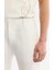 Erkek Beyaz Relaxed Fit Beli Lastikli %100 Keten Assos Şort B003732 5