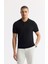 Erkek Siyah Regular Fit Polo Yaka Dokulu Triko T-shirt B005120 1