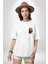 Modern Asya Esintili Kaplan Tasarımı Beyaz Oversize Kadın Erkek Ön Minimal Baskılı Tişört 1