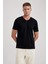 Slim Fit Dar Kesim V Yaka Pamuklu Kısa Kollu Tişört 3