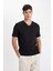 %100 Pamuk Slim Fit Dar Kesim V Yaka Basic Düz Kısa Kollu Siyah Tişört M7668AZ24SP 8