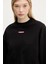 Kadın Crop Script Logolu Sweatshirt - Siyah 4