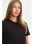 Kadın Regular Fit Bisiklet Yaka Minimalist Logolu T-Shirt - Siyah 5