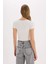 Slim Fit Dar Kesim Yuvarlak Yaka Basic Düz Fitilli Kaşkorse Kısa Kollu Çıtçıtlı Tişört E6579AX25SP 6