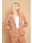 Yakalı Tek Düğmeli Kapri Kollu Kolu Yırtmaçlı Hafif Likralı Kumaş Blazer Ofis Ceket-Camel 4