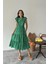 Zümrüt Fırfırlı Düğmeli Elbise 1