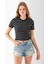 Kadın Bisiklet Yaka Çizgili Pamuklu Crop T-Shirt Siyah Beyaz - 25512 2