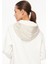 Kırık Beyaz Kadın Kapüşon Yaka Relaxed Fit Baskılı Sweatshirt D3WL-SWT21 4