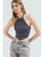 Viskoz Ribana Crop Bluz Halter Yaka Fitted Günlük Stil Profesyonel Görünüm Konforlu Kesim 2