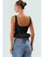 Yazlık Crop Bluz Pamuklu Örme Kumaş Kolsuz Havuz Yaka Feminen Zarifane Tasarım Rahat ve Şık 3