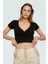 Viskon Süprem Fitted V Yaka Kısa Kollu Crop Bluz Seçkin Malzeme Rahat Kullanım 1