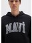 Mavi Logo Baskılı Kapüşonlu Siyah Sweatshirt 067149-902 7