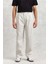 Milo Trousers Off White: Şık ve Rahat %100 Pamuklu Düz Paça Pantolon 1