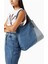Denim Market Tote Geniş Hacimli, Deri Etiketli ve Günlük Şık Çanta 3