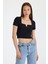 Siyah Kare Yaka V Kesim Detaylı Crop Bluz 10432 1
