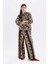 Lug Von Siga x DeFacto Wide Leg Geniş Paça Maxi Poplin Kumaş Pantolon Desenli Normal Bel C1132AX24SM 4