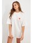 Kadın Beyaz Oversize Pijama T-Shirt TPG14 1