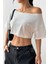 Kadın Beyaz Kayık Yaka Oversize Crop T-Shirt 4