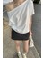 Beyaz Kadın Düşük Omuz Kayık Yaka Oversize T-Shirt 2