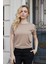 Kadın Kaliteli Modal Kumaş Sıfır Yaka Düğme Aksesuarlı Kısa Kol T-Shirt Bluz-Camel 1