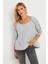 Kadın Gri Kayık Yaka Ters Dikişli Sweatshirt TF10 5