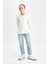 Kız Çocuk Mom Fit Yırtık Detaylı Dar Paça Cepli Jean Pantolon C8532A824AU 2