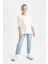 Kız Çocuk Mom Fit Yırtık Detaylı Dar Paça Cepli Jean Pantolon C8532A824AU 3