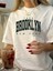 Brooklyn Harf Baskılı Düşük Omuzlu T-Shirt, Rahat Kısa Kollu Bol T-Shirt, Kadın Giyim - Beyaz 1