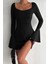 Kadın Siyah Kare Yaka Sırt Dekolteli Kolu Volanlı Yırtmaç Detaylı Mini Elbise MNN8761 2