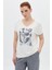 V Yaka Kare Peçli Varaklı Sırt Detaylı T-Shirt 2