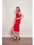 Hafif Likralı Iç Göstermez Degaje Yaka Ip Askılı Önden Yırtmaçlı Diz Altı Elbise-Kırmızı 2