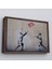 Altın Çerçeveli Banksy Stencil'in Top Oyunları Yok Isimli Eseri Kanvas Tablo 4