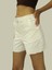 Kadın Beyaz Yüksek Bel Şort - Püsküllü Paça, Arka Cep Detaylı, Kumaş Şort 2