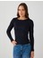 Siyah Dar Kesim Kayık Yaka Örme Bluz 1