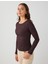 Acı Kahve Dar Kesim Kayık Yaka Örme Bluz 3