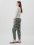 Kadın Kamuflaj Gap Logo Jogger Fleece Eşofman Altı 5