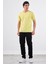 Sarı V Yaka Pamuklu Düz Renk Slim Fit Erkek T-shirt 2