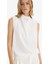 Regular Fit Balıkçı Yaka Krep Kolsuz Bluz F9149AX25WN 1