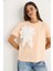 Kadın Çiçek Aksesuarlı Kısa Kollu Pamuklu T-Shirt 4