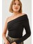 Kadın Madonna Yaka Tek Kollu Bluz 2