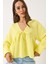 Kadın V Yaka Bağlama Detaylı Müslin Bluz 5