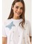 Kadın Kelebek Aksesuarlı Taş Işlemeli Kısa Kollu T-Shirt 1